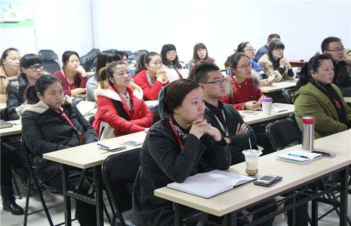 創(chuàng)新、分享、提高---記河南青峰2014年度總結(jié)會